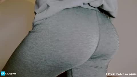 Snapshot of an_expose chatting on January 2025 02:08:01 AM an expos online show from January 2025 02:08:01 AM