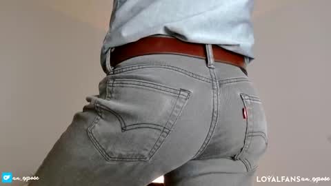 Snapshot of an_expose chatting on January 2025 08:42:01 PM an expos online show from January 2025 08:42:01 PM