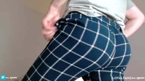 Snapshot of an_expose chatting on January 2025 03:38:01 AM an expos online show from January 2025 03:38:01 AM