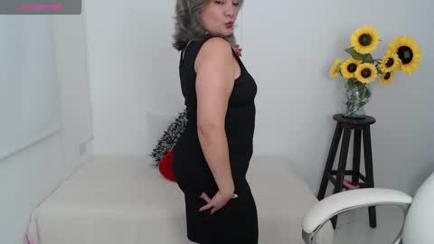 Snapshot of ana_hotmilf chatting on October 2025 11:51:02 PM Ana online show from October 2025 11:51:02 PM