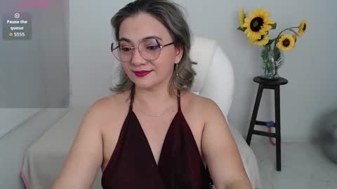 Snapshot of ana_hotmilf chatting on October 2025 11:21:02 PM Ana online show from October 2025 11:21:02 PM