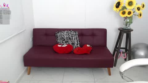 Snapshot of ana_hotmilfx chatting on September 2025 05:45:02 PM ANA online show from September 2025 05:45:02 PM