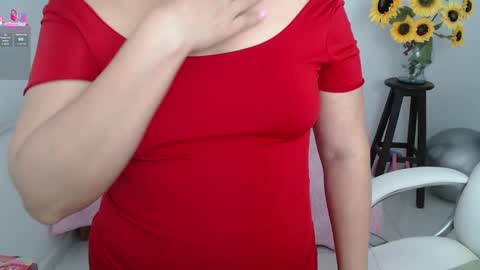 Snapshot of ana_hotmilfx chatting on September 2025 10:10:02 PM ANA online show from September 2025 10:10:02 PM