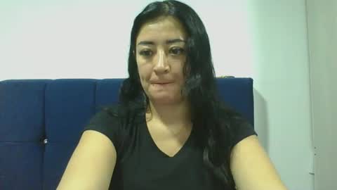 Snapshot of ana_lovexx2 chatting on February 2025 10:37:01 PM Ana online show from February 2025 10:37:01 PM