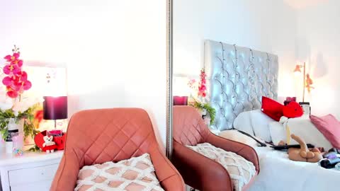 anaa_bellaa online show from December 2024 06:32:02 PM