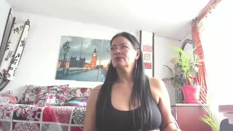 anaamature_ online show from September 2025 05:56:01 PM