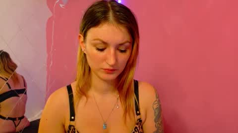 anaayss online show from November 2025 05:51:01 AM