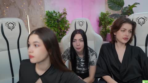 Sweet girls online show from January 2025 03:45:01 PM