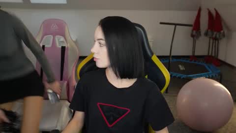 Sweet girls online show from November 2025 12:06:01 PM