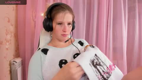AnabelMelody online show from October 2025 06:23:01 PM