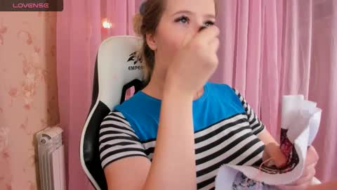 AnabelMelody online show from November 2025 05:56:01 PM