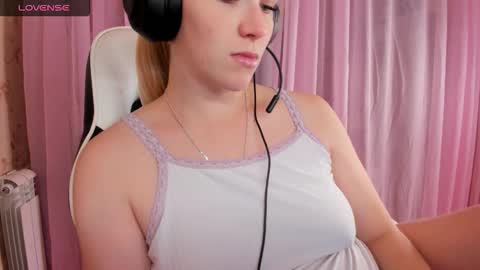 AnabelMelody online show from November 2025 06:10:02 PM