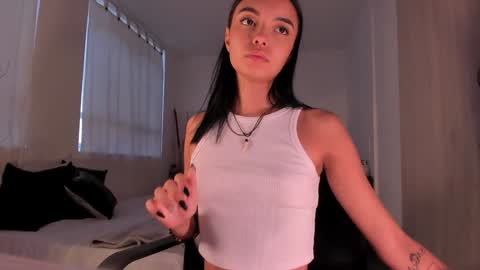 Snapshot of anabelwolf chatting on January 2025 10:23:01 PM ANABEL WOLF online show from January 2025 10:23:01 PM