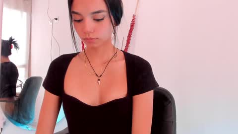 Snapshot of anabelwolf chatting on January 2025 09:32:02 PM ANABEL WOLF online show from January 2025 09:32:02 PM