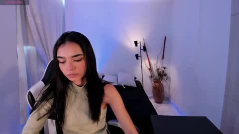 Snapshot of anabelwolf chatting on September 2025 04:19:01 PM ANABEL WOLF online show from September 2025 04:19:01 PM