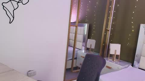 Snapshot of anahi_maite chatting on September 2025 07:30:02 PM Anahi online show from September 2025 07:30:02 PM