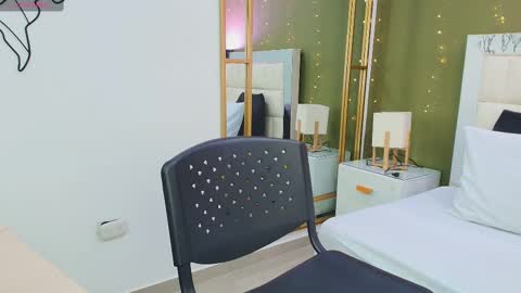 Snapshot of anahi_maite chatting on October 2025 07:33:02 PM Anahi online show from October 2025 07:33:02 PM