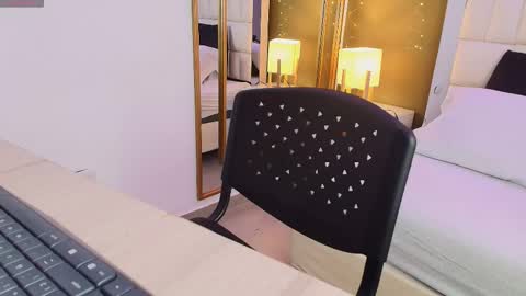 Snapshot of anahi_maite chatting on October 2025 07:33:02 PM Anahi online show from October 2025 07:33:02 PM