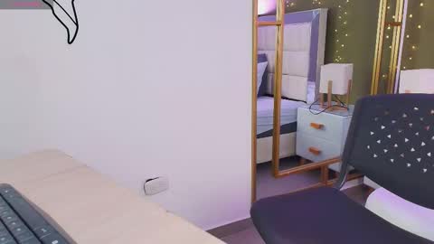 Snapshot of anahi_maite chatting on October 2025 07:34:01 PM Anahi online show from October 2025 07:34:01 PM