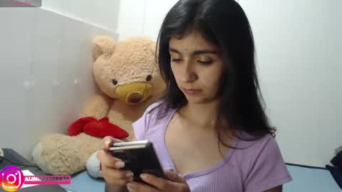 Anahi Browns online show from February 2025 10:58:01 PM