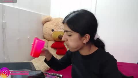 Snapshot of anahibrowns95 chatting on October 2025 07:47:02 PM Anahi Browns online show from October 2025 07:47:02 PM