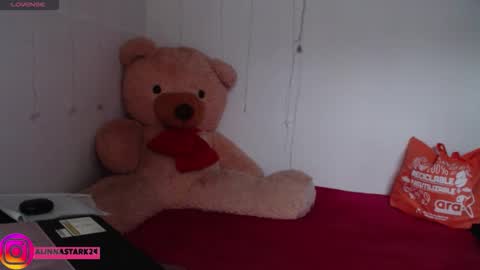 Snapshot of anahibrowns95 chatting on October 2025 08:09:02 PM Anahi Browns online show from October 2025 08:09:02 PM