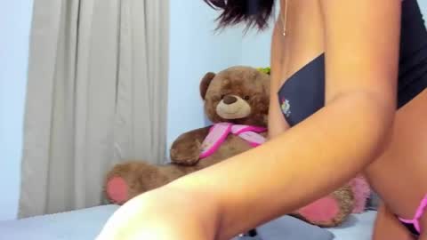 Snapshot of anahirivera chatting on October 2025 10:35:02 AM Anahi Rivera online show from October 2025 10:35:02 AM