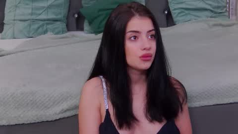 Snapshot of anais_carter chatting on October 2025 04:44:02 AM Anais Carter online show from October 2025 04:44:02 AM