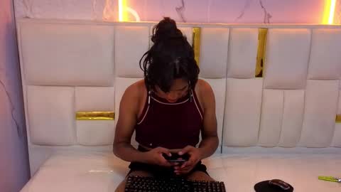 Ana  online show from September 2025 08:01:02 PM