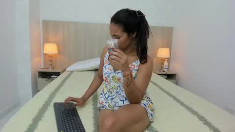 Analia online show from September 2025 03:30:02 AM