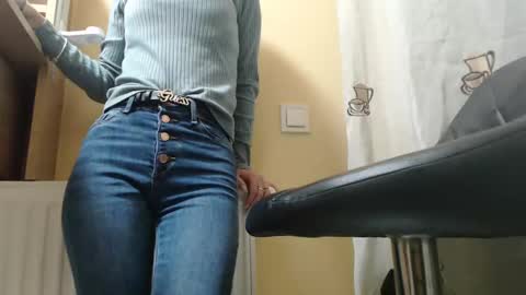 analove200 online show from December 2024 02:48:02 PM
