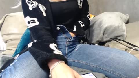 analove200 online show from January 2025 12:57:02 PM