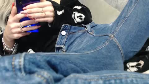 analove200 online show from January 2025 04:02:02 PM
