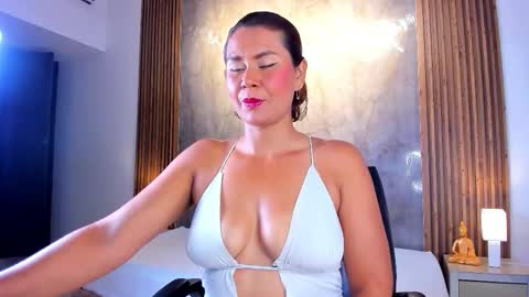 Snapshot of analuna__ chatting on October 2025 08:51:02 PM Ana Luna online show from October 2025 08:51:02 PM