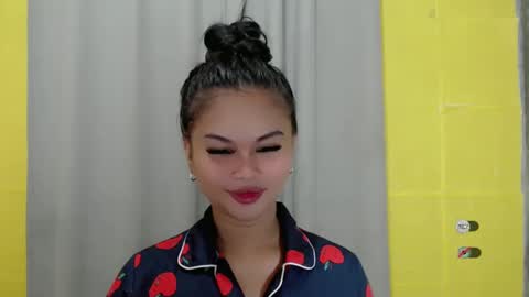 Snapshot of anaruru_ chatting on January 2025 07:15:02 AM ANA online show from January 2025 07:15:02 AM