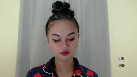 Snapshot of anaruru_ chatting on January 2025 08:43:01 AM ANA online show from January 2025 08:43:01 AM