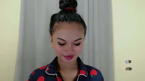 Snapshot of anaruru_ chatting on February 2025 07:02:02 AM ANA online show from February 2025 07:02:02 AM