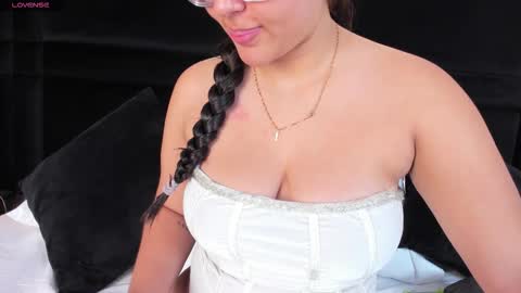 Snapshot of anasha21 chatting on October 2025 11:33:02 AM Anasha online show from October 2025 11:33:02 AM