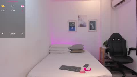 Ana online show from September 2025 07:40:02 PM