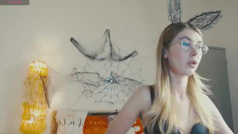 Anastasia online show from October 2025 07:42:01 AM