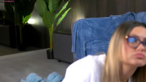 Snapshot of anastasyanoir chatting on October 2025 04:34:02 AM AnastasyaNoir online show from October 2025 04:34:02 AM