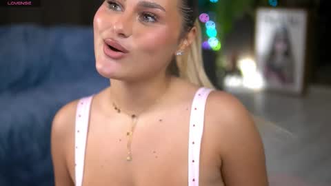 Snapshot of anastasyanoir chatting on November 2025 05:50:02 AM AnastasyaNoir online show from November 2025 05:50:02 AM