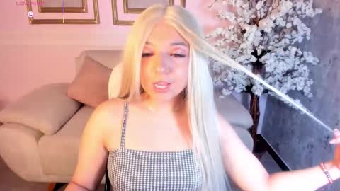 Snapshot of anavelvet chatting on September 2025 08:13:02 PM Ana online show from September 2025 08:13:02 PM