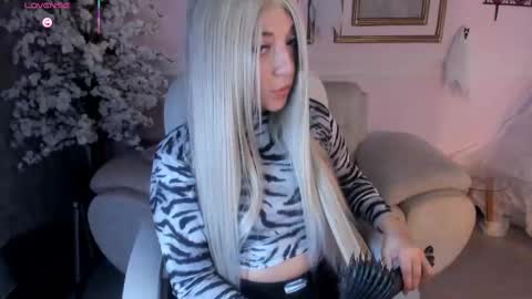 Snapshot of anavelvet chatting on October 2025 08:16:02 PM Ana online show from October 2025 08:16:02 PM