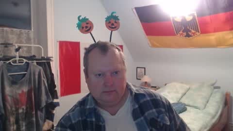 Snapshot of andre124231 chatting on October 2025 09:27:01 PM Andre online show from October 2025 09:27:01 PM