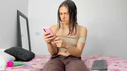 Andrea Cherry online show from September 2025 06:24:02 PM