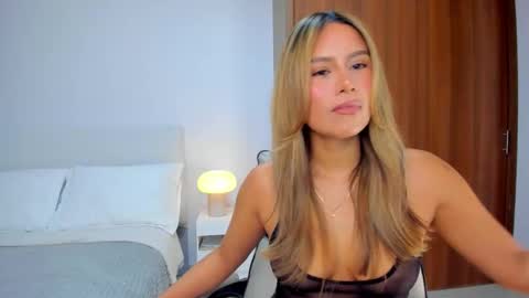 Snapshot of andrea_martini_ chatting on October 2025 12:31:01 AM andrea online show from October 2025 12:31:01 AM