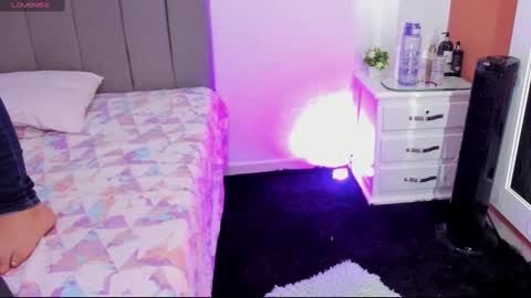 Snapshot of andrea_osorio_ chatting on October 2025 11:51:02 AM Andrea online show from October 2025 11:51:02 AM