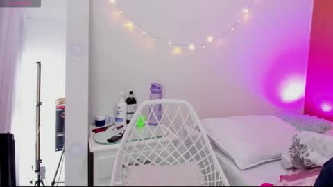 Snapshot of andrea_osorio_ chatting on October 2025 11:56:02 AM Andrea online show from October 2025 11:56:02 AM