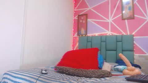 andrea ospina1 online show from January 2025 03:29:01 PM